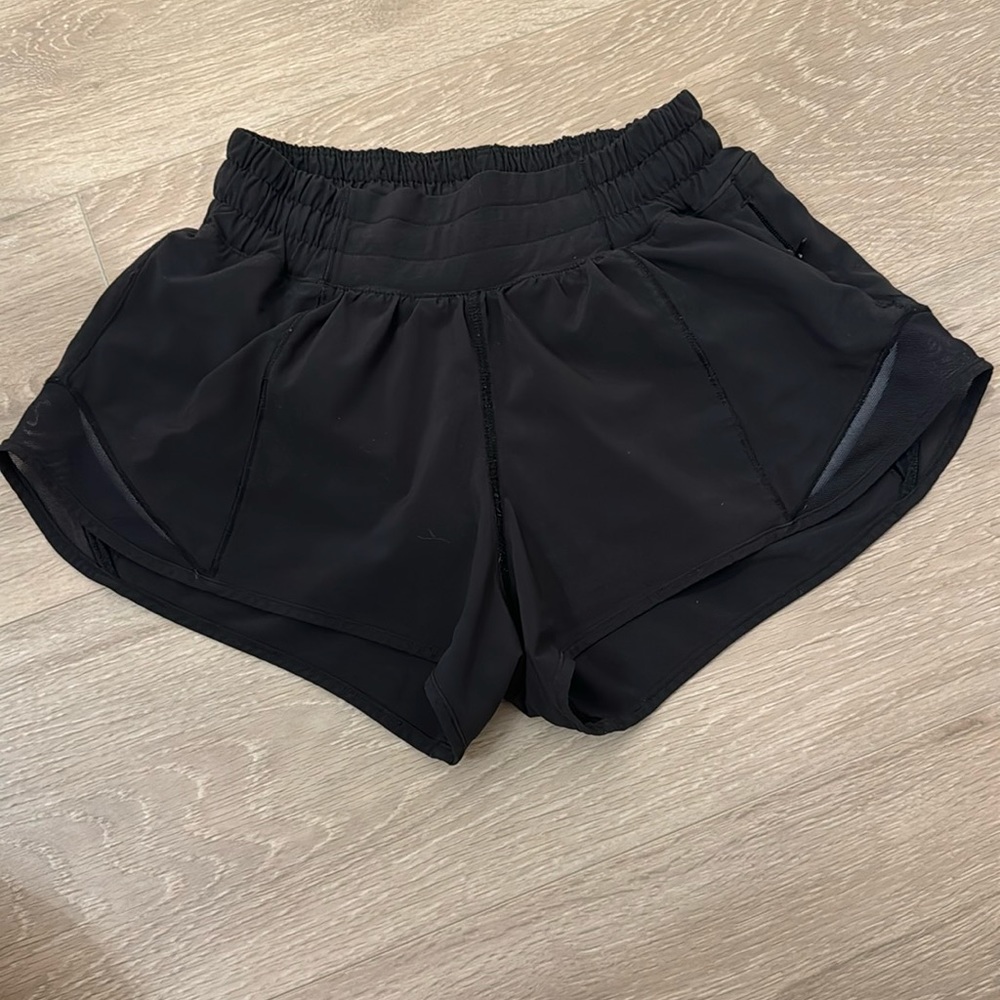 Black lululemon hotty hots size 0 (2.5inch)